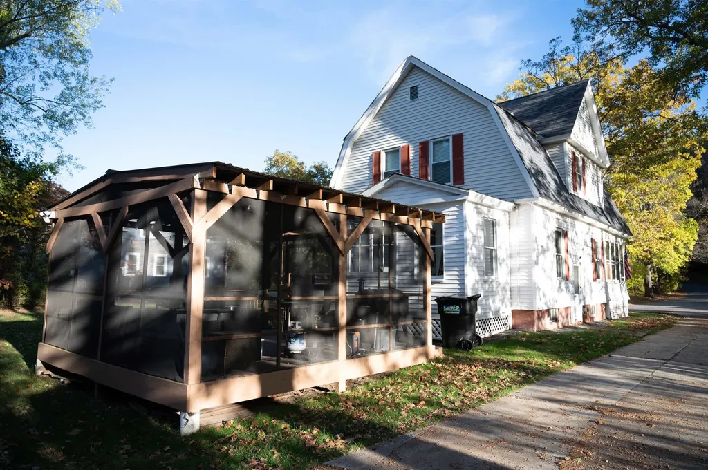 35 Woodland Street Claremont NH 03743