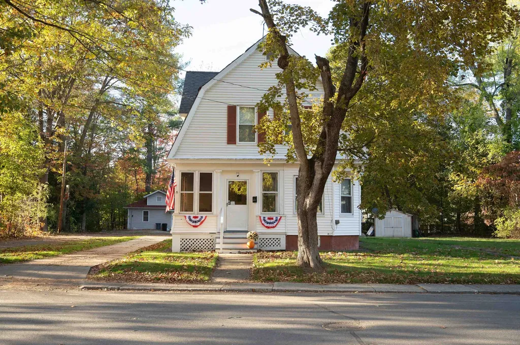 35 Woodland Street Claremont NH 03743