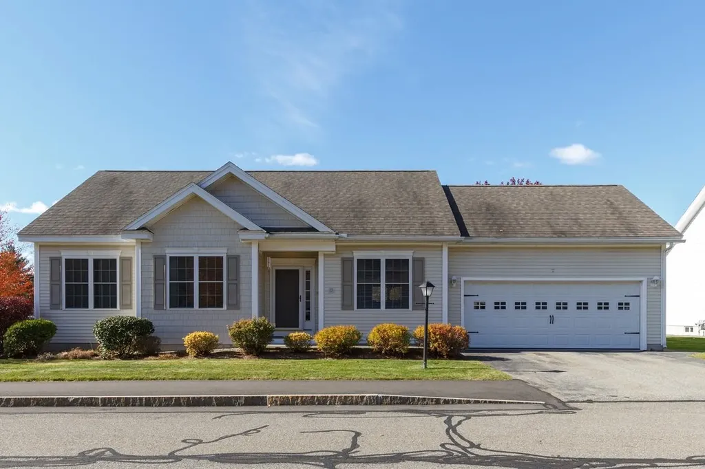 12 Morrison Drive Londonderry NH 03053