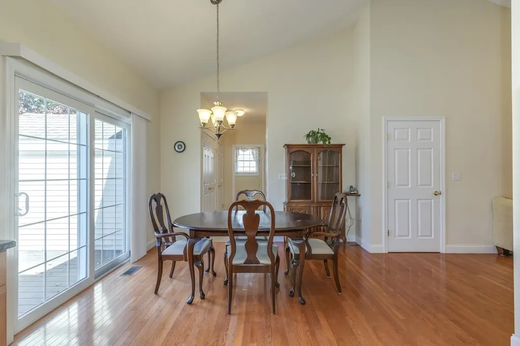 12 Morrison Drive Londonderry NH 03053