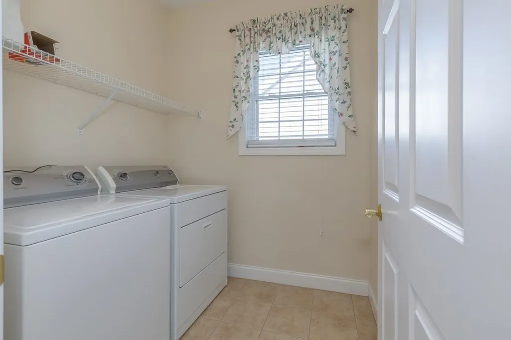 12 Morrison Drive Londonderry NH 03053