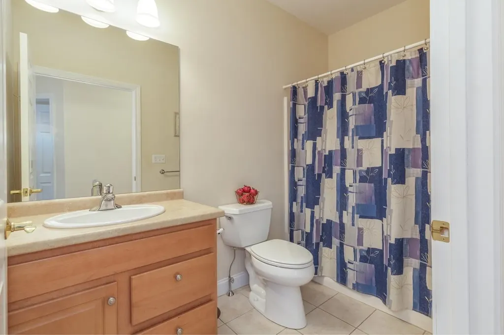 12 Morrison Drive Londonderry NH 03053