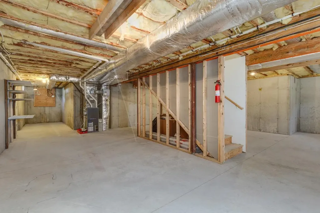 12 Morrison Drive Londonderry NH 03053