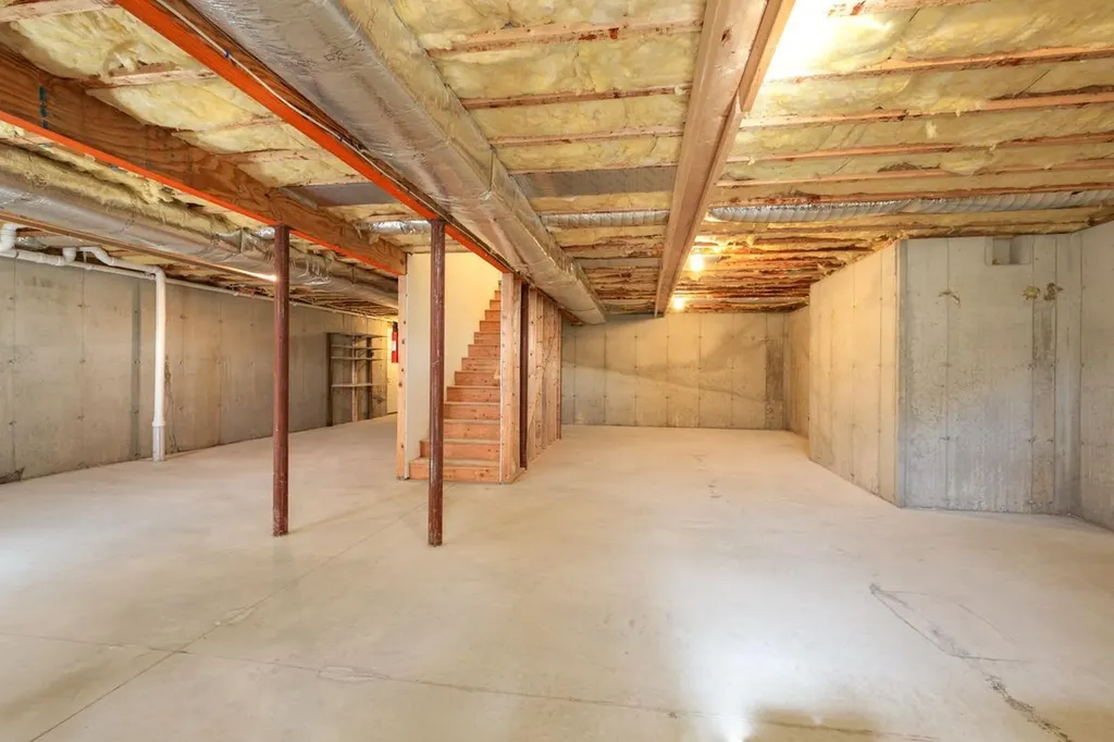 12 Morrison Drive Londonderry NH 03053