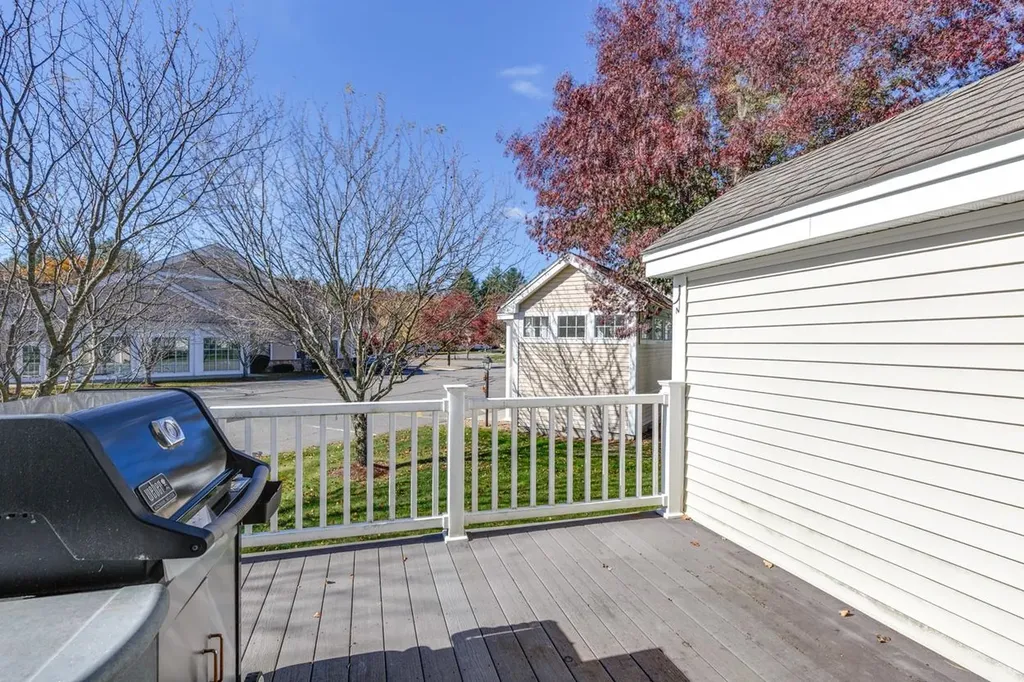 12 Morrison Drive Londonderry NH 03053