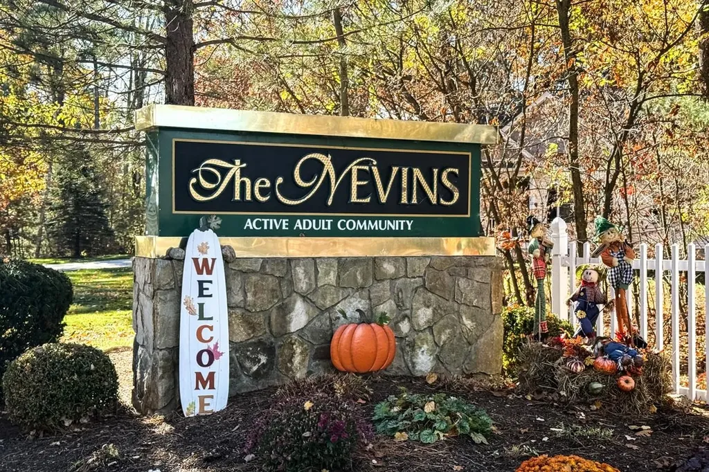 12 Morrison Drive Londonderry NH 03053