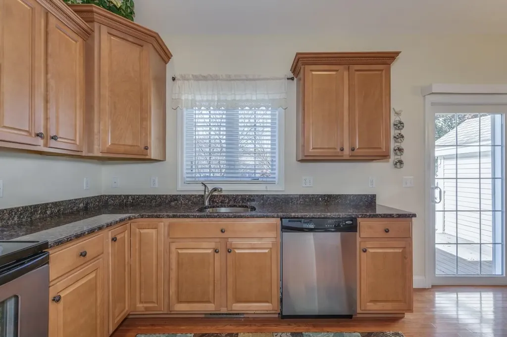 12 Morrison Drive Londonderry NH 03053