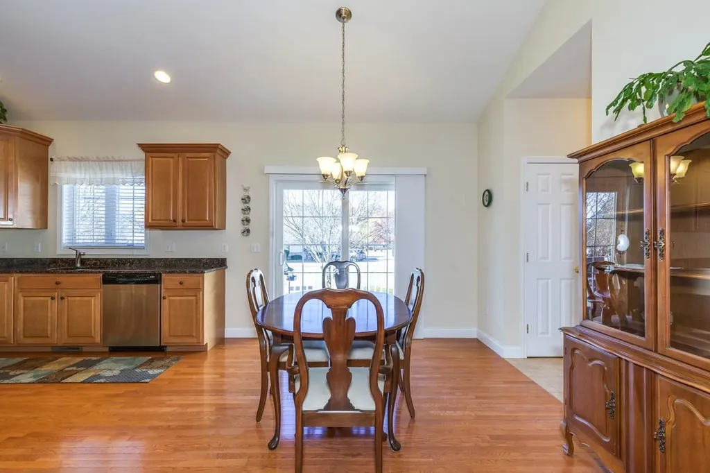 12 Morrison Drive Londonderry NH 03053