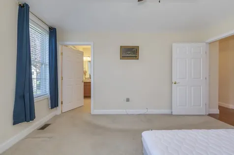 12 Morrison Drive Londonderry NH 03053