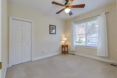 12 Morrison Drive Londonderry NH 03053