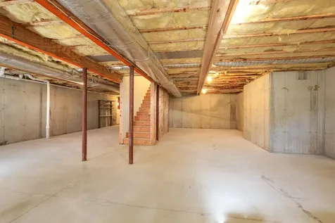 12 Morrison Drive Londonderry NH 03053