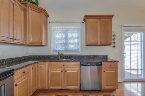 12 Morrison Drive Londonderry NH 03053