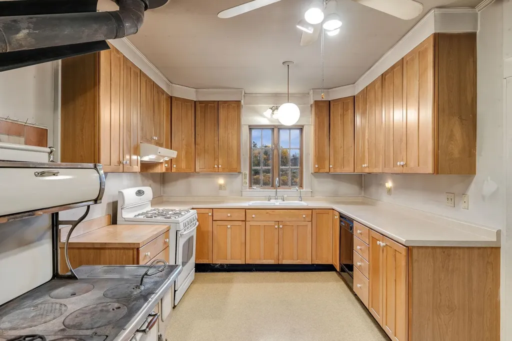 1476 West County Road Calais VT 05648