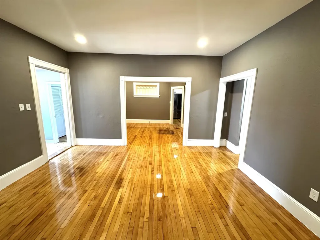 23 Oak Street Derry NH 03038