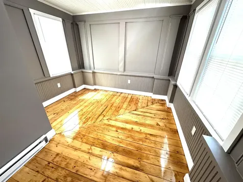 23 Oak Street Derry NH 03038