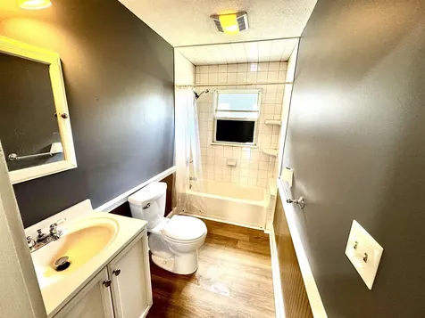 23 Oak Street Derry NH 03038