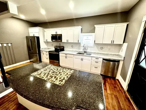 23 Oak Street Derry NH 03038