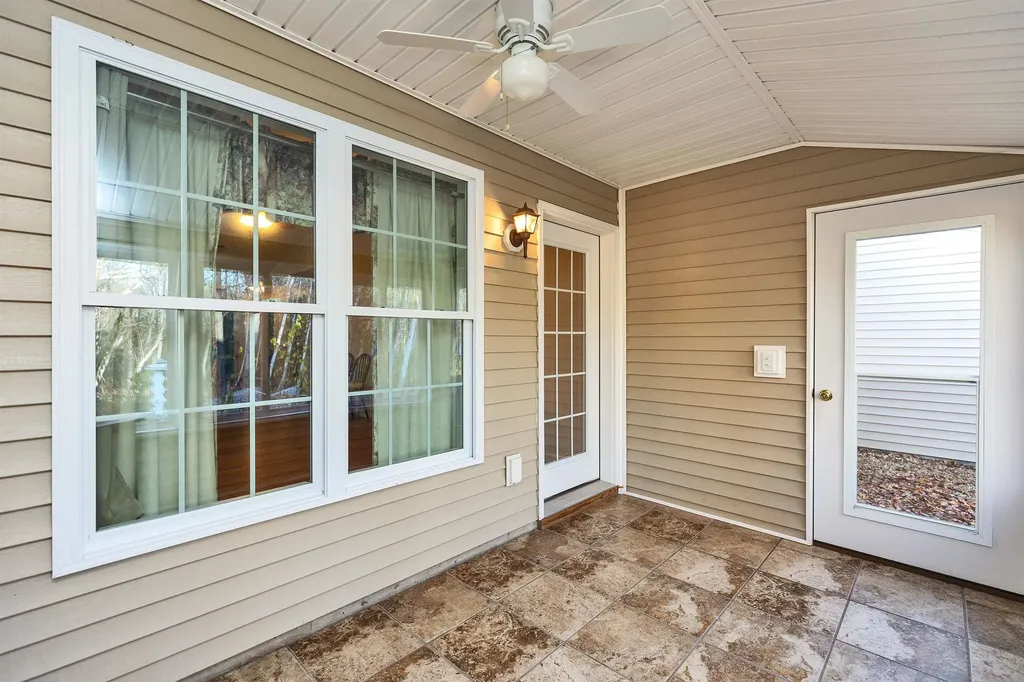 28 Owens Drive Swanzey NH 03446