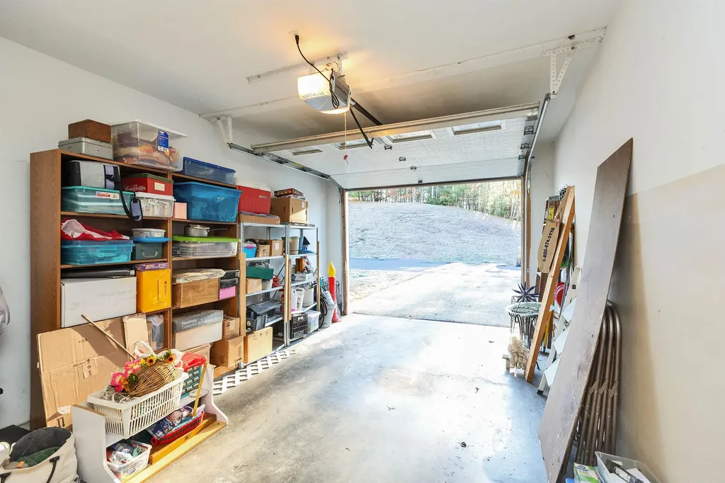 28 Owens Drive Swanzey NH 03446