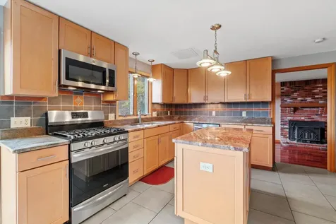 138 Castle Hill Road Windham NH 03087