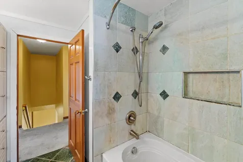 138 Castle Hill Road Windham NH 03087