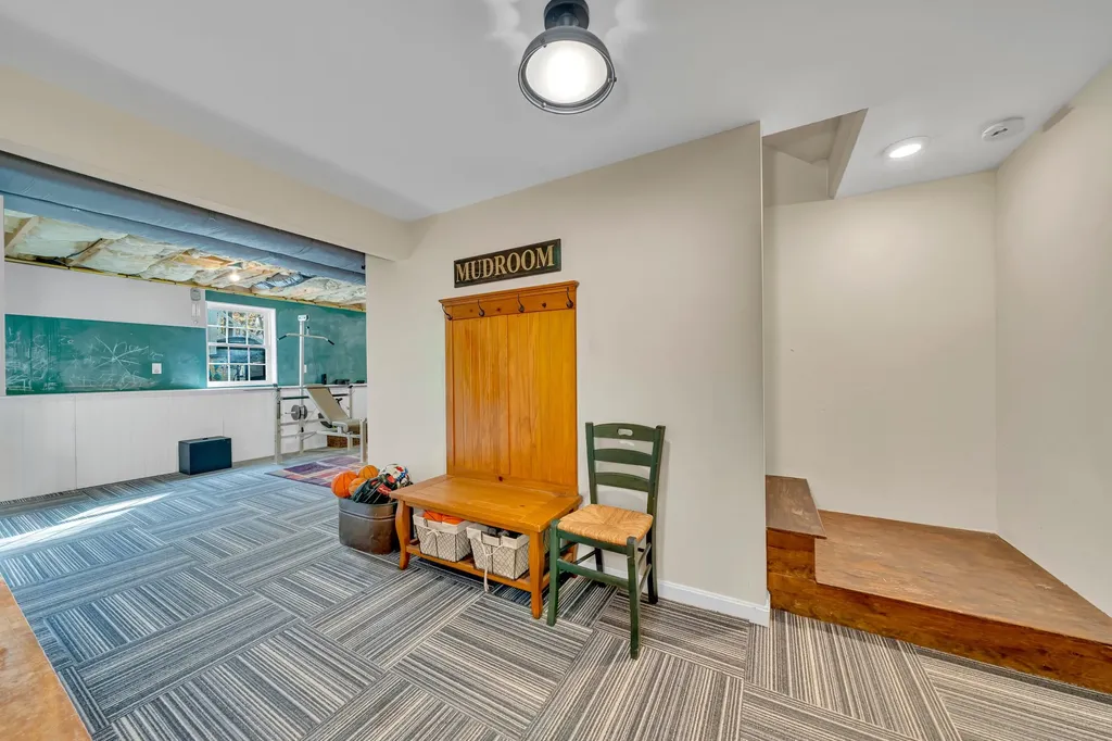 8 Stonewall Way Newmarket NH 03857