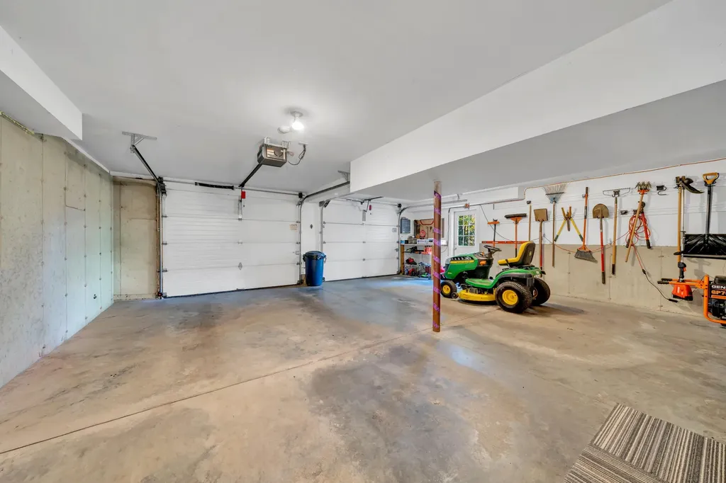 8 Stonewall Way Newmarket NH 03857