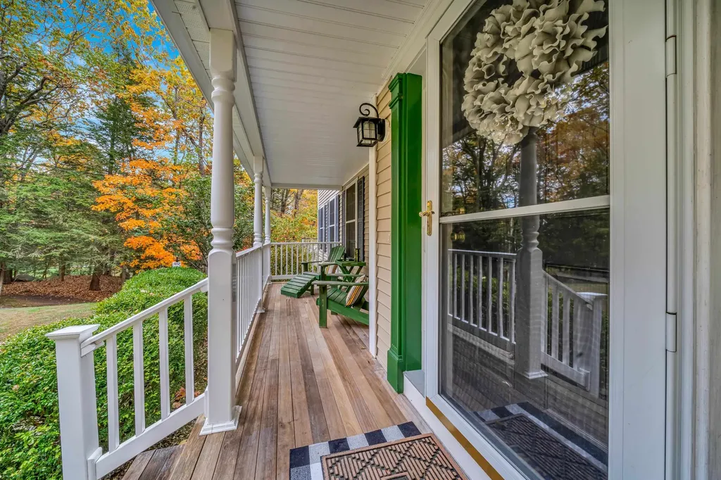 8 Stonewall Way Newmarket NH 03857