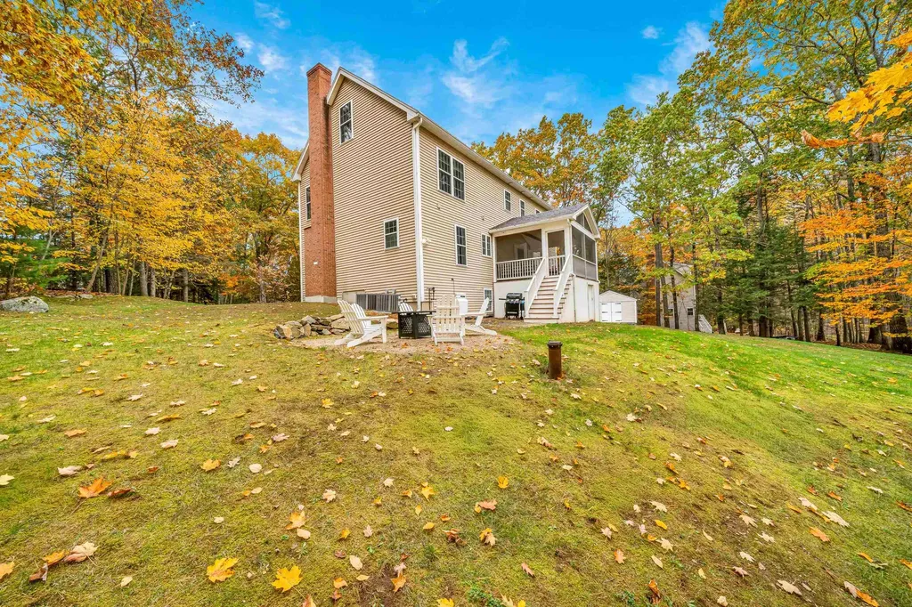 8 Stonewall Way Newmarket NH 03857