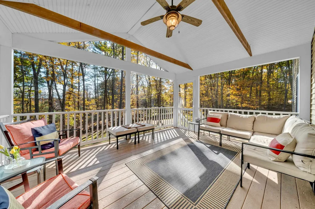 8 Stonewall Way Newmarket NH 03857