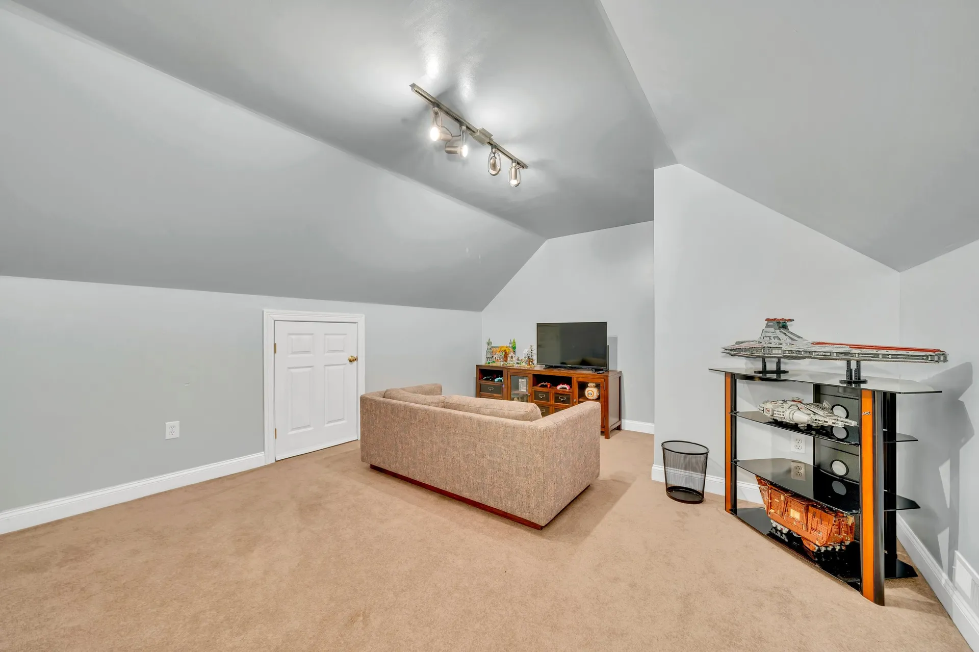 8 Stonewall Way Newmarket NH 03857