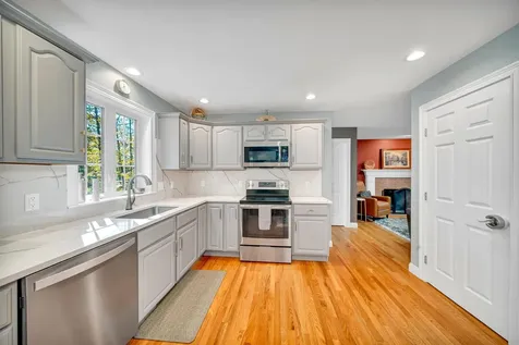 8 Stonewall Way Newmarket NH 03857