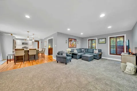 8 Stonewall Way Newmarket NH 03857