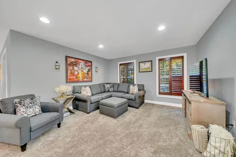 8 Stonewall Way Newmarket NH 03857