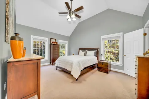 8 Stonewall Way Newmarket NH 03857