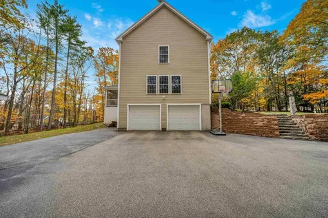 8 Stonewall Way Newmarket NH 03857