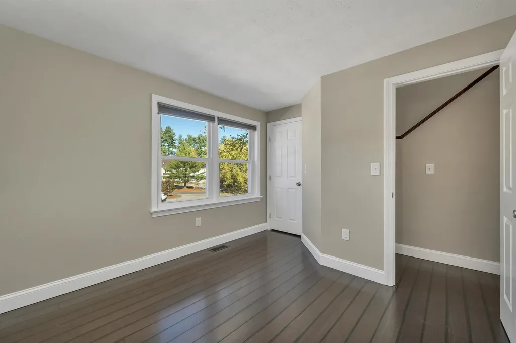 32 Cadogan Way Nashua NH 03062