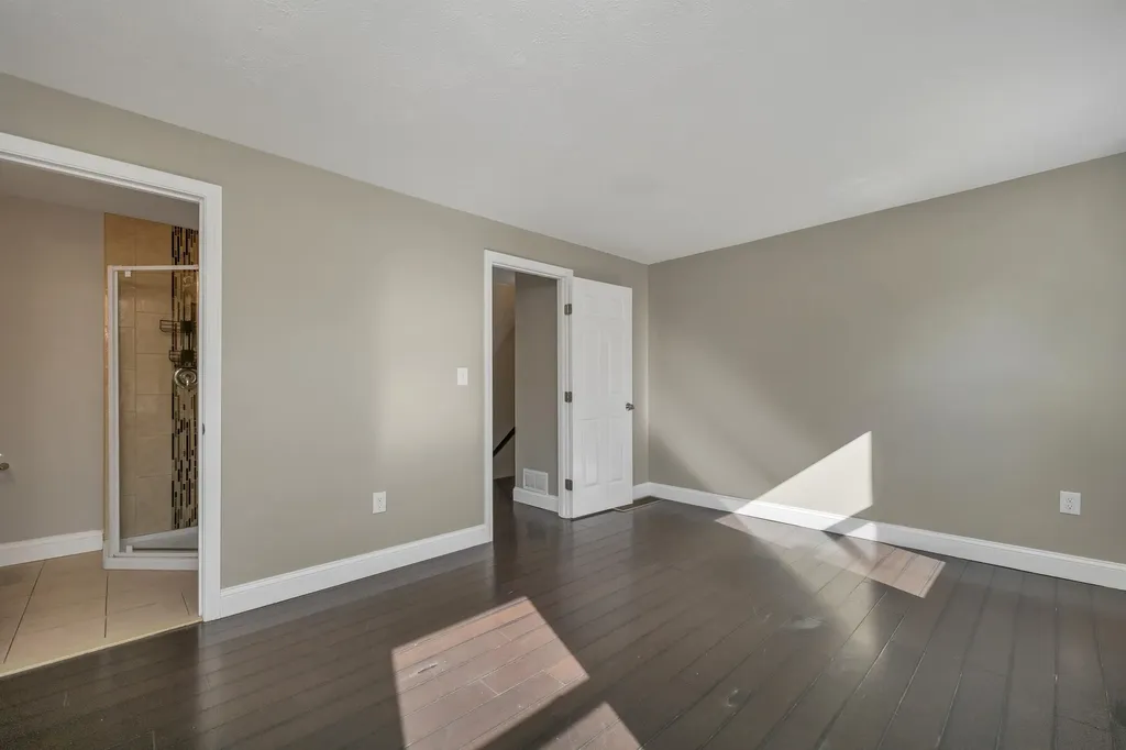 32 Cadogan Way Nashua NH 03062