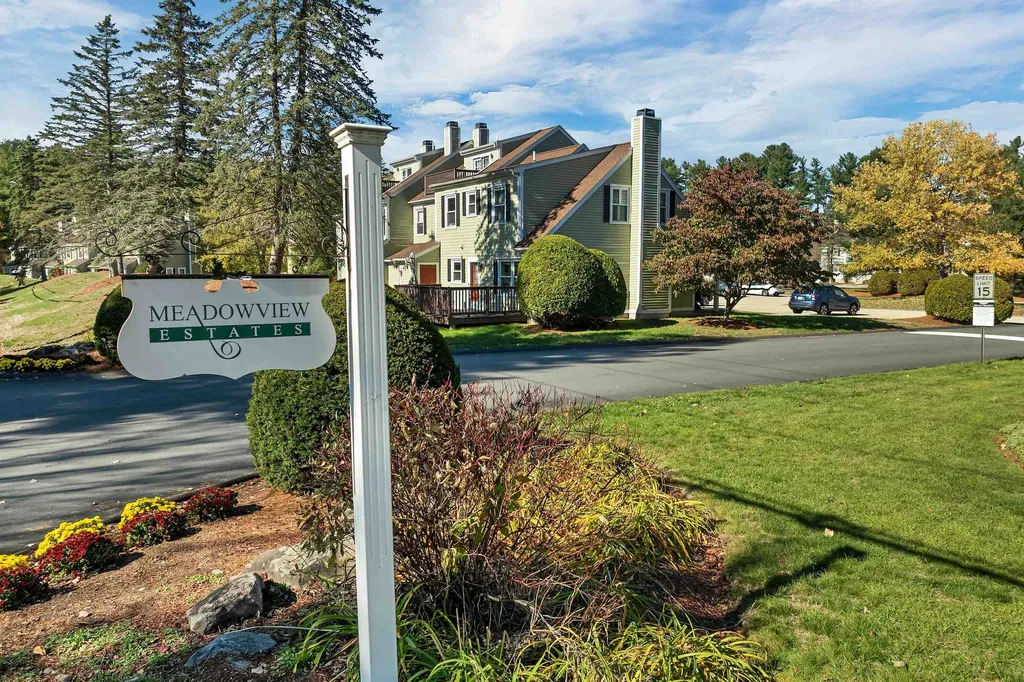 32 Cadogan Way Nashua NH 03062