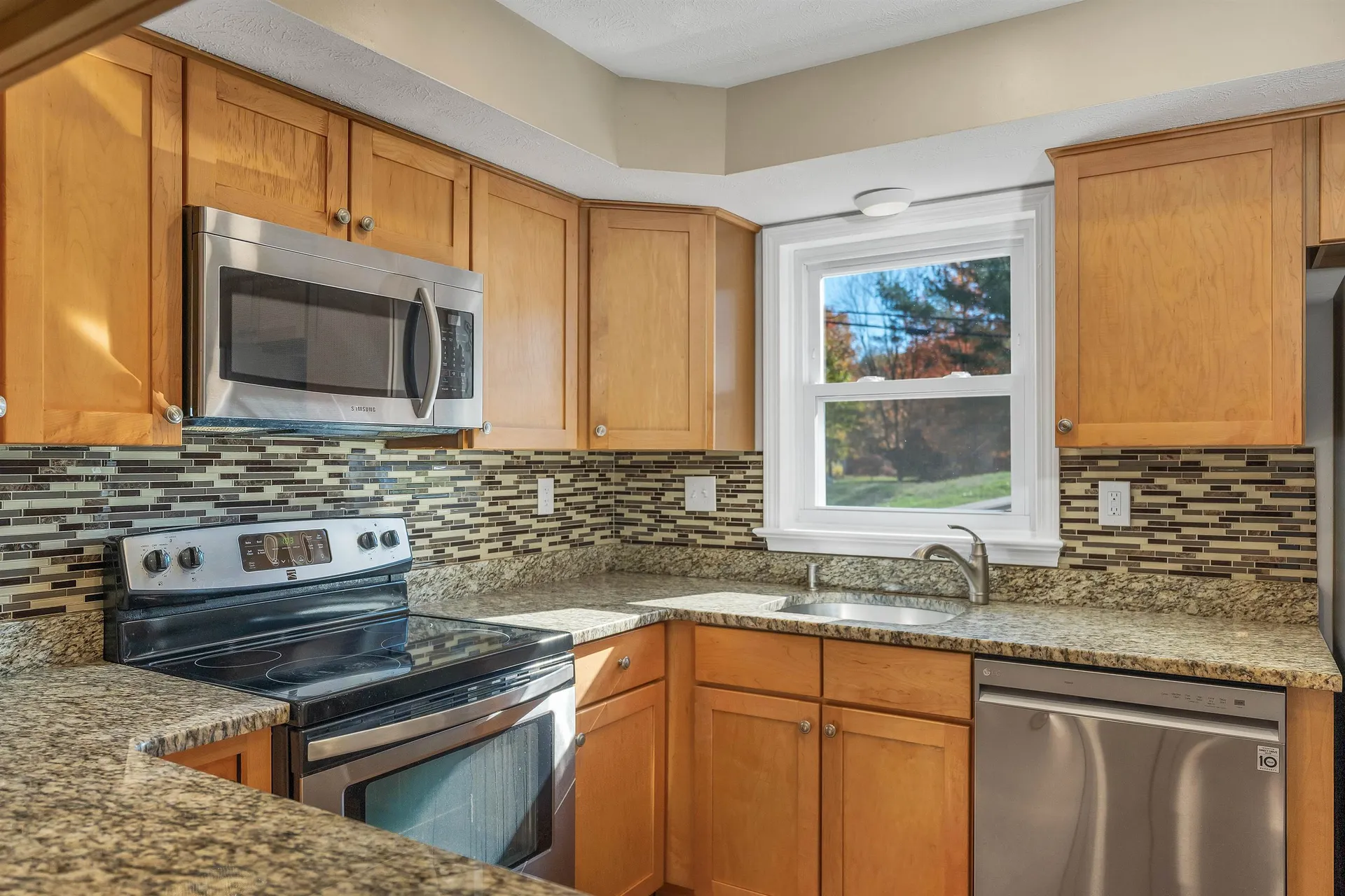 32 Cadogan Way Nashua NH 03062