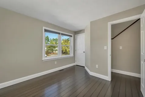 32 Cadogan Way Nashua NH 03062