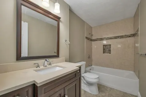 32 Cadogan Way Nashua NH 03062