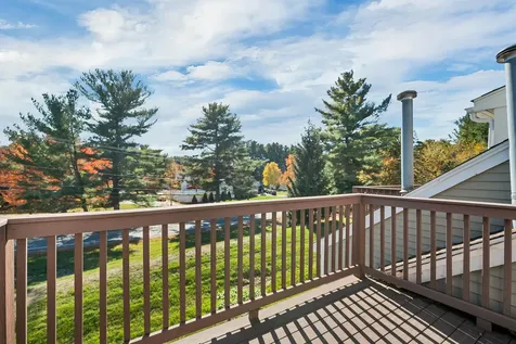 32 Cadogan Way Nashua NH 03062