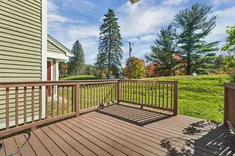 32 Cadogan Way Nashua NH 03062