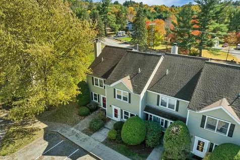 32 Cadogan Way Nashua NH 03062