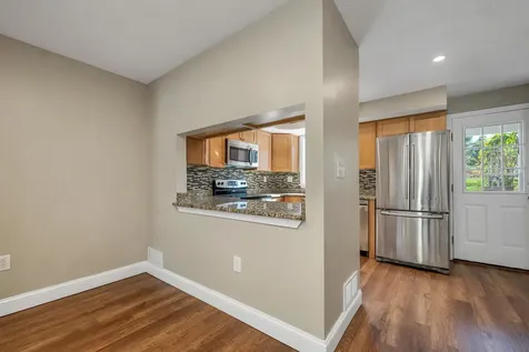 32 Cadogan Way Nashua NH 03062