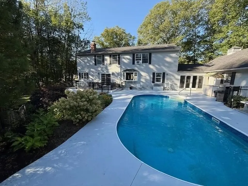 71 Ten Rod Road Rochester NH 03867