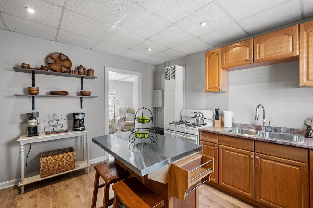 792 Grove Street Manchester NH 03103