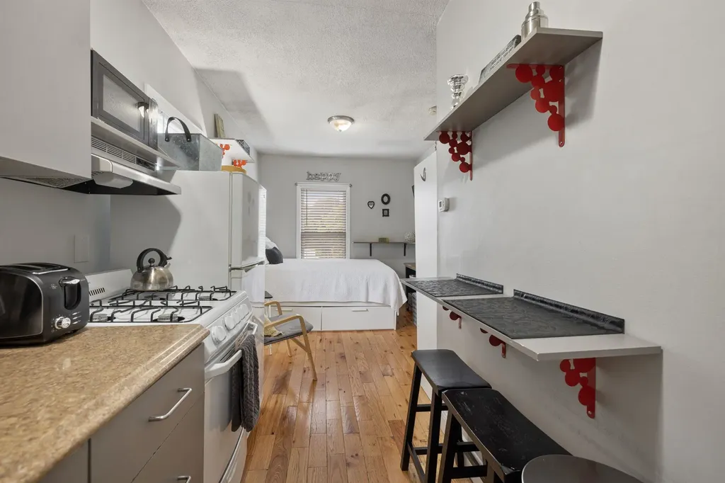 792 Grove Street Manchester NH 03103