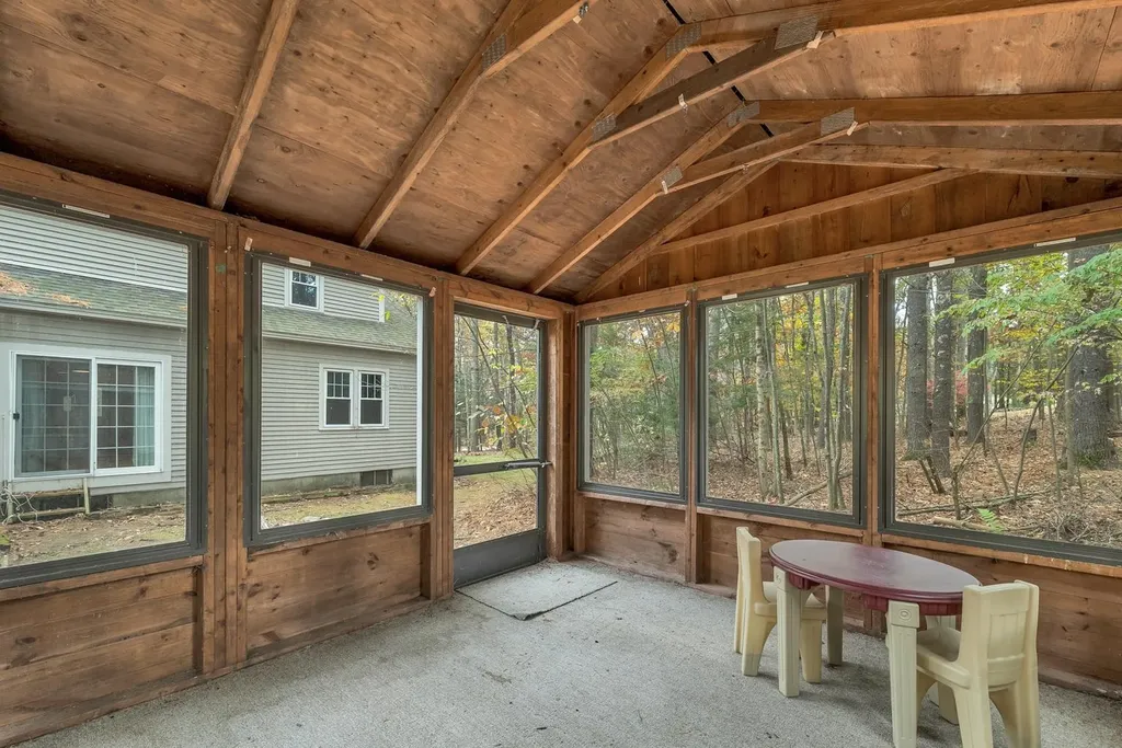 10 Winterberry Drive Amherst NH 03031